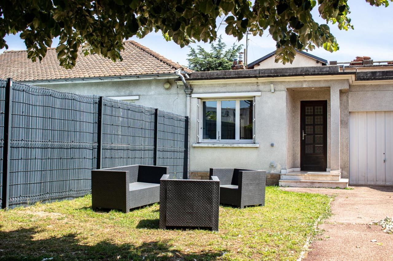 Maisonnette Avec Jardin, Parc Du Chene Διαμέρισμα Bron Εξωτερικό φωτογραφία